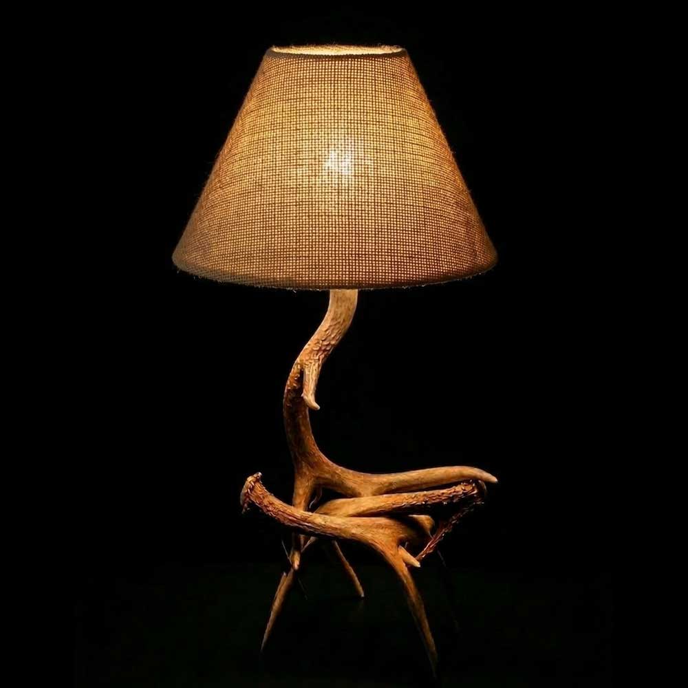 Abajur Wyoming com Chifre de Cervo